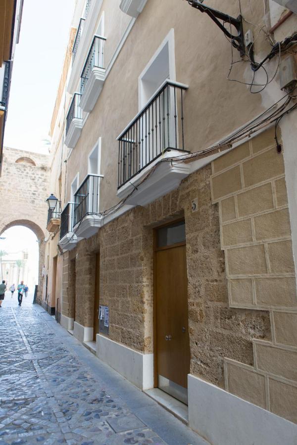 Arco Junto A La Catedral De * Cadix
